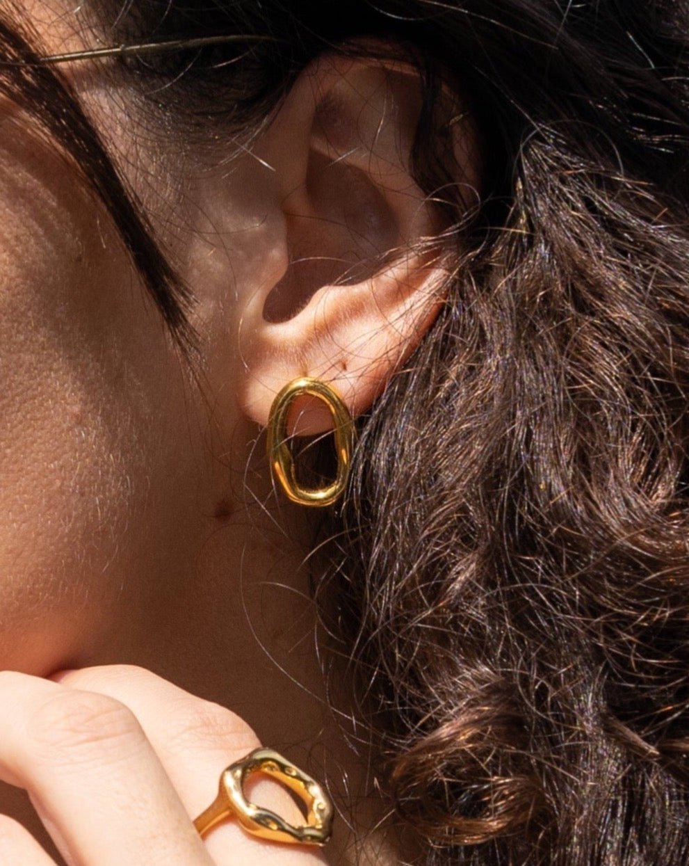 OVAL EARRINGS - DE.FINE Collection Jewelry
