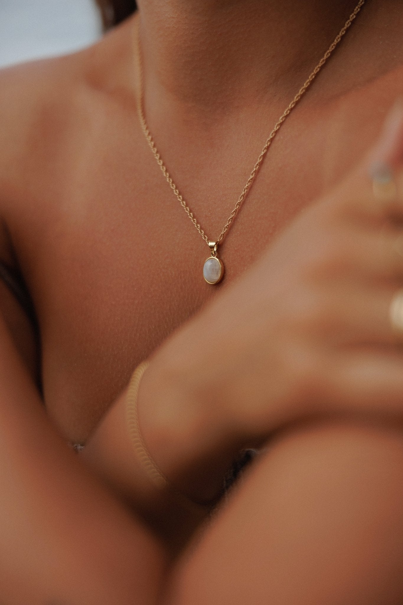 MOONSTONE NECKLACE - DE.FINE Collection Jewelry