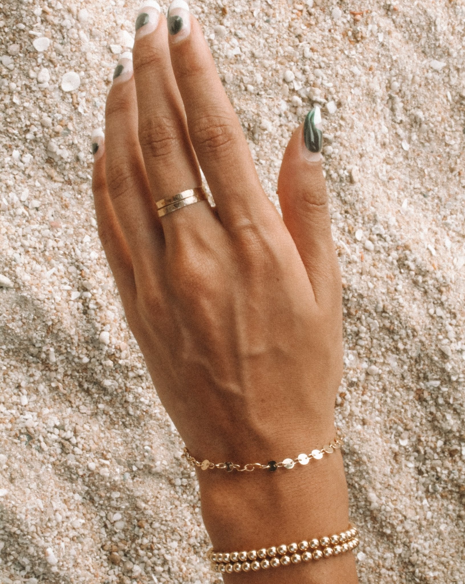 HAMMERED ETERNITY BAND - DE.FINE Collection Jewelry