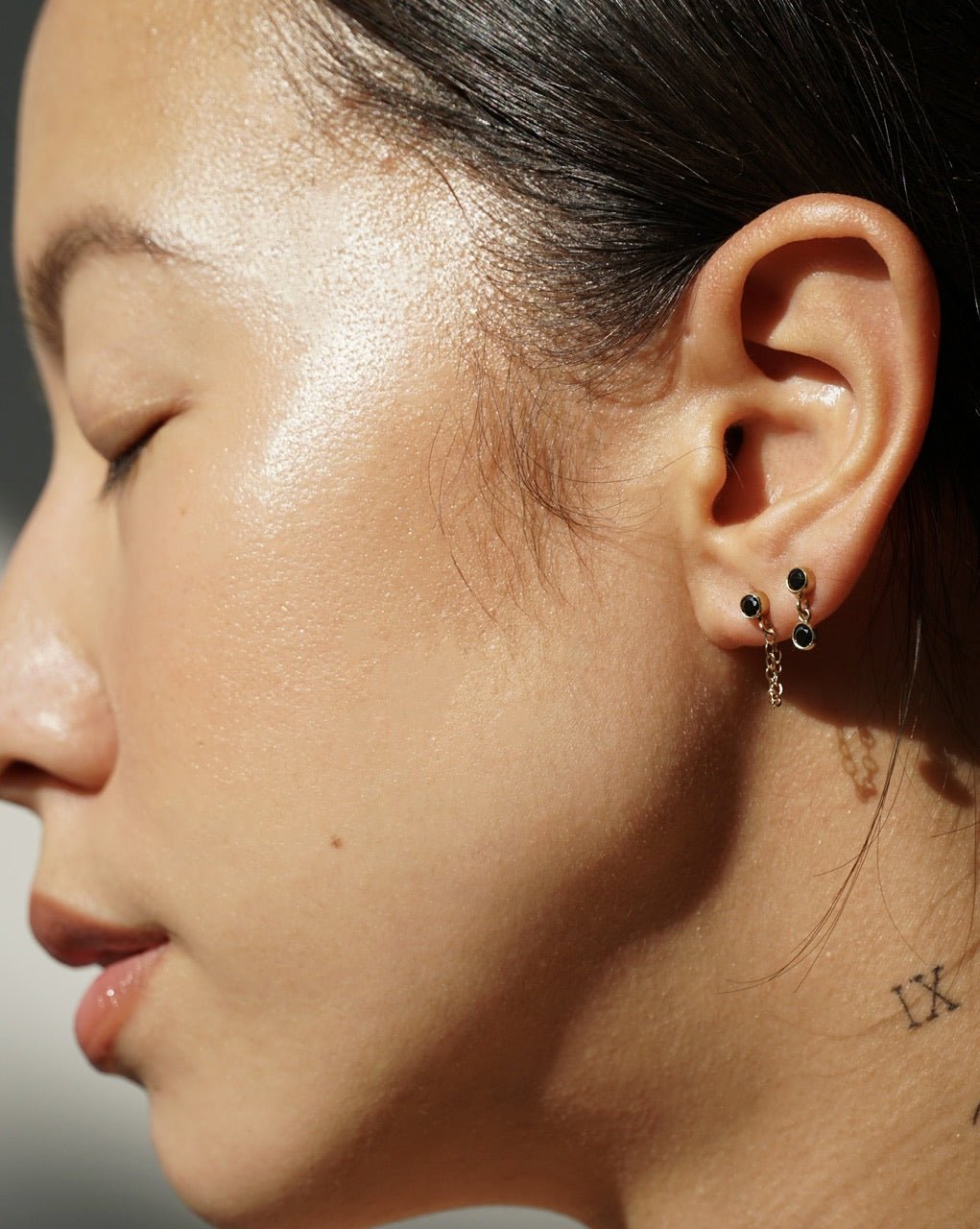 ONYX WRAP STUD - DE.FINE Collection Jewelry